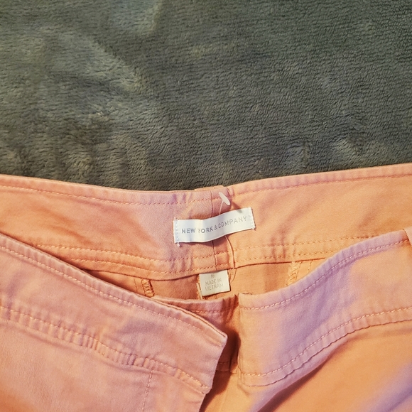 Womens shorts - Picture 2 of 2